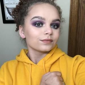 Meet your Posher, Kayla